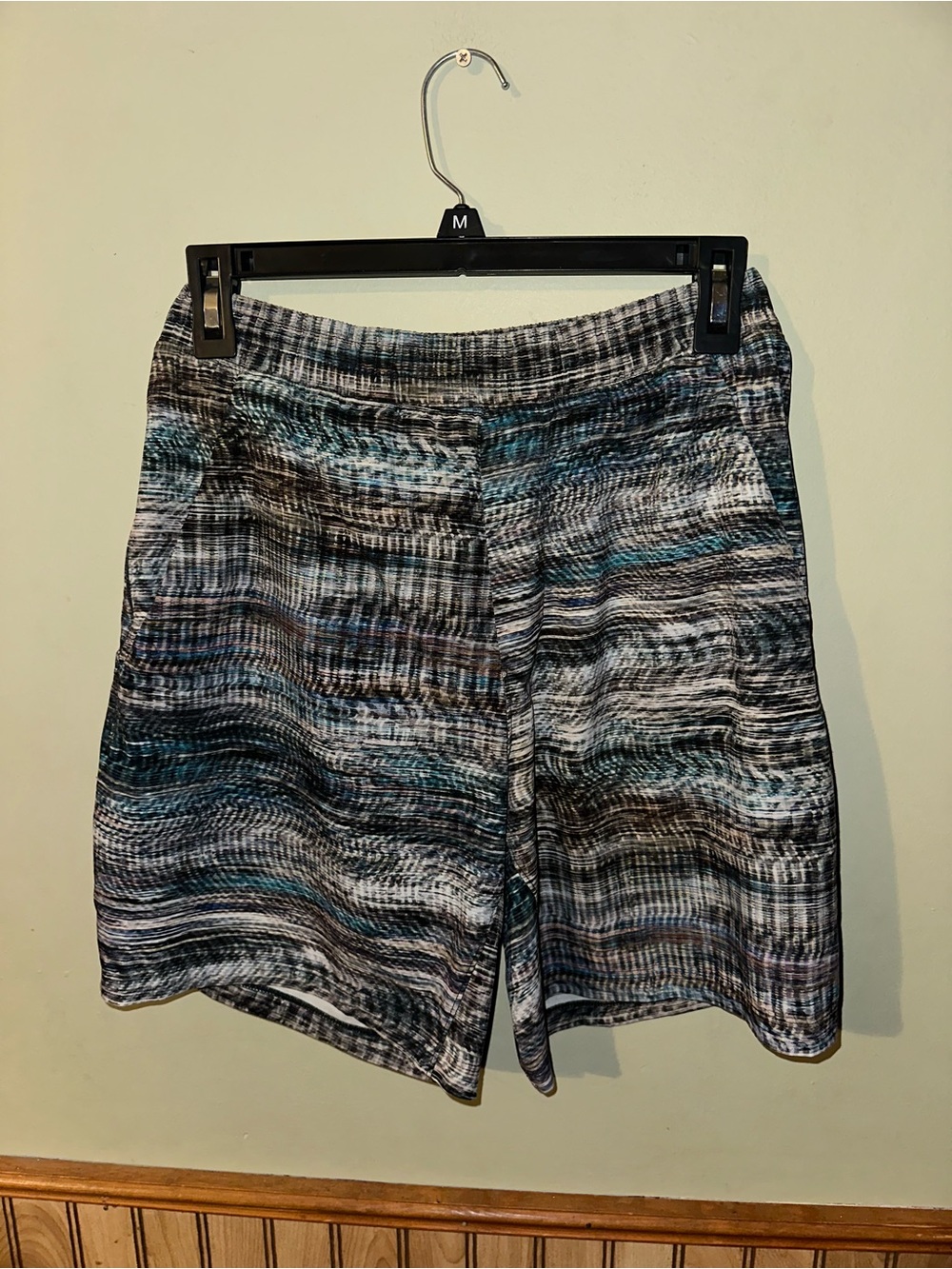lululemon athletica Men’s Black and Teal Patterned Athletic Shorts